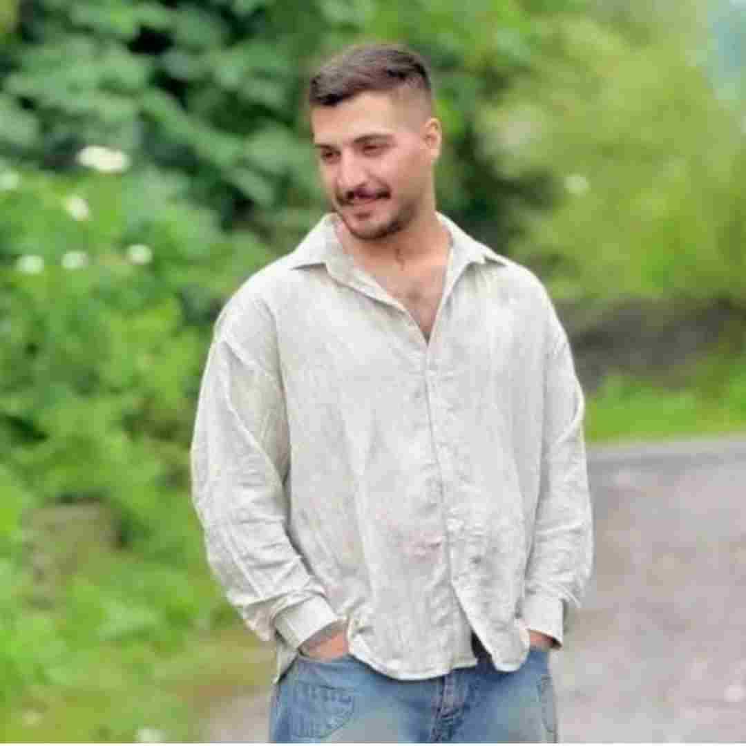 آرمین برمایه نزانم کی دشمنه کی یار درم سزم گرد